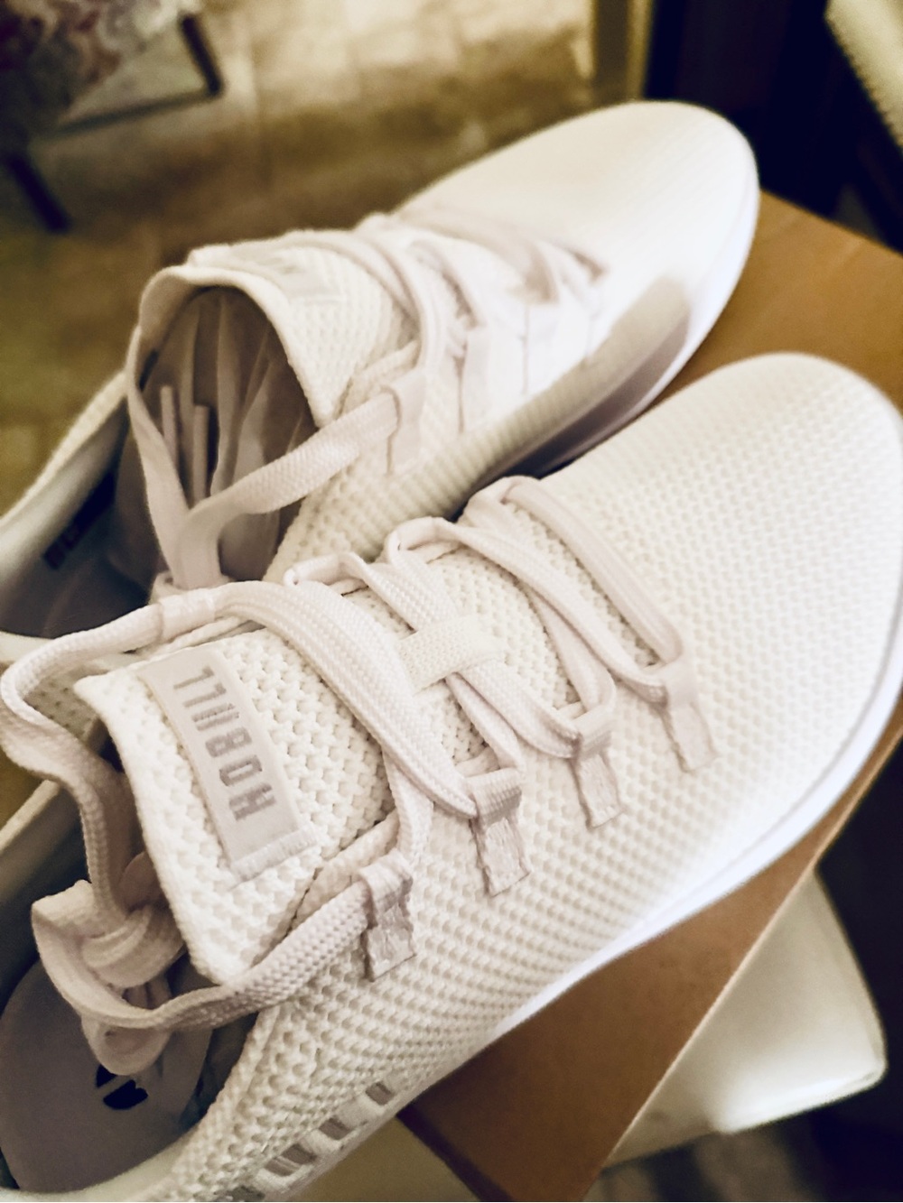 Lightweight Cross traing White Knit Sneakers